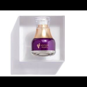 Younique Instant Lifting Serum